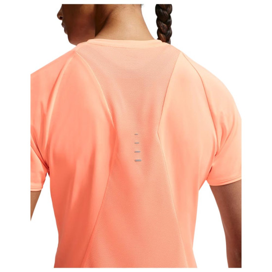 Nike Γυναικεία κοντομάνικη μπλούζα Dri-FIT Swift T-Shirt